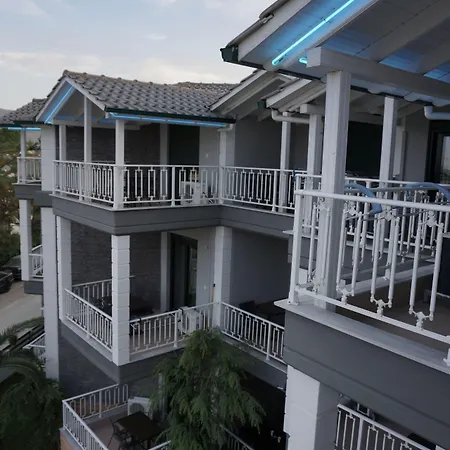 Apartment Paradise *